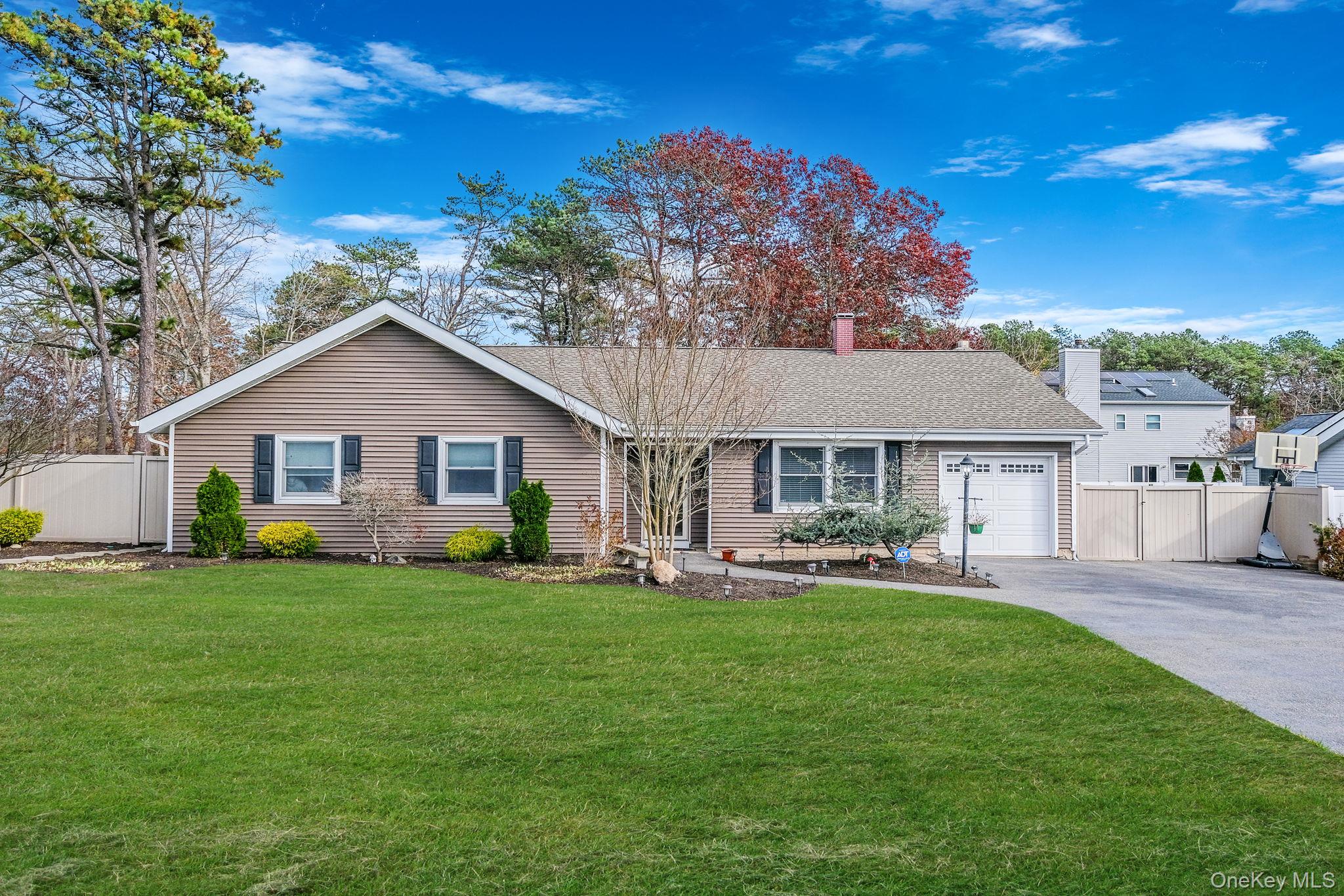 #2 photo, 269 Bridgeport Avenue, 롱 아일랜드 Medford , NY 11763