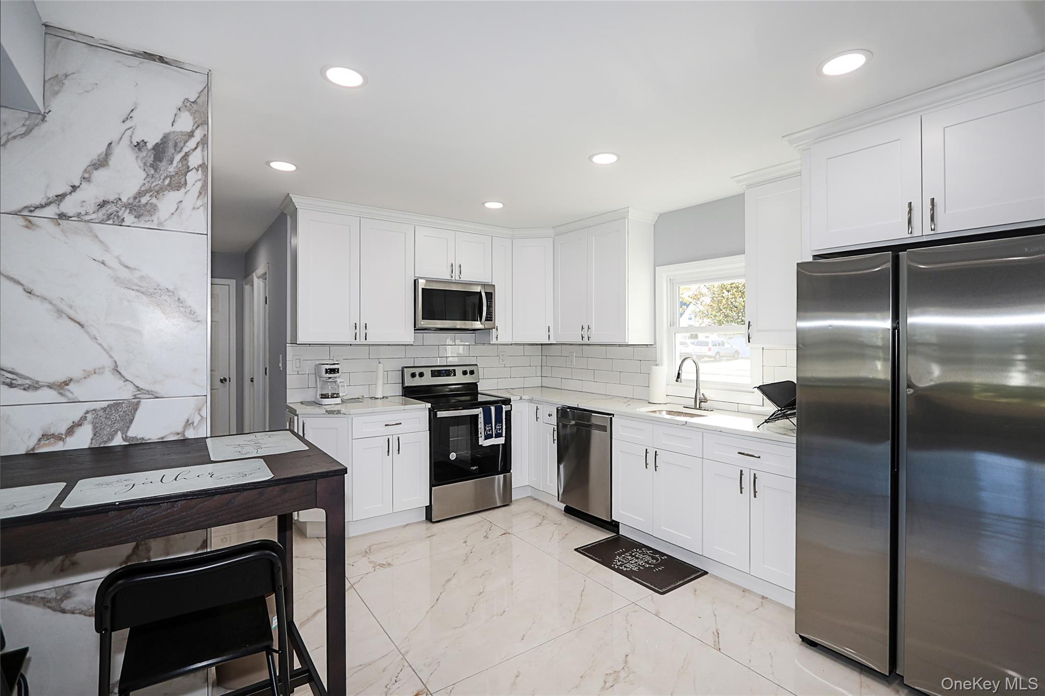 #4 photo, 17 Windmill Lane, नासाउ काउंटी Levittown , NY 11756