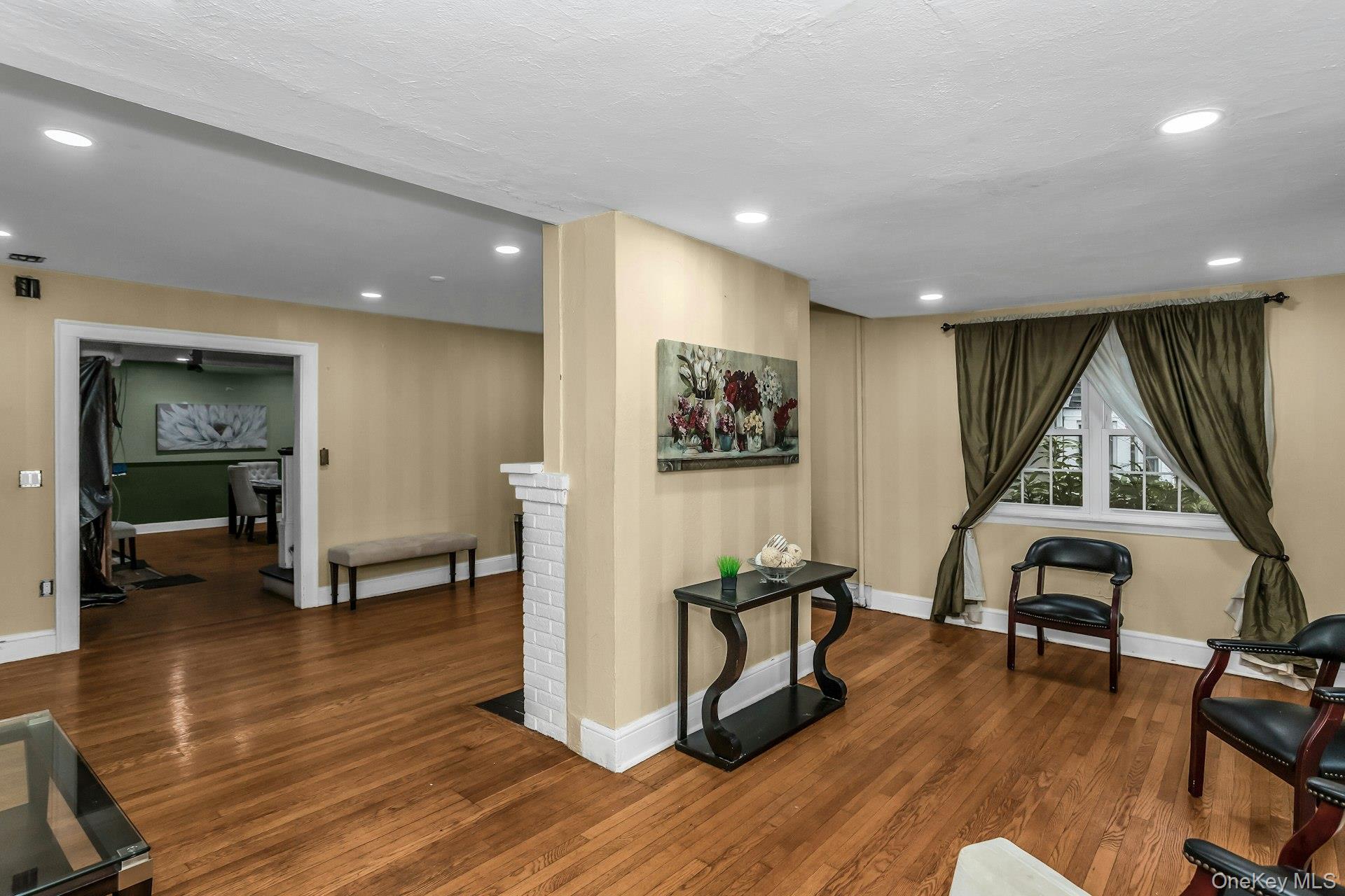 #8 photo, 55 Willow Street, מחוז נסאו Garden City , NY 11530