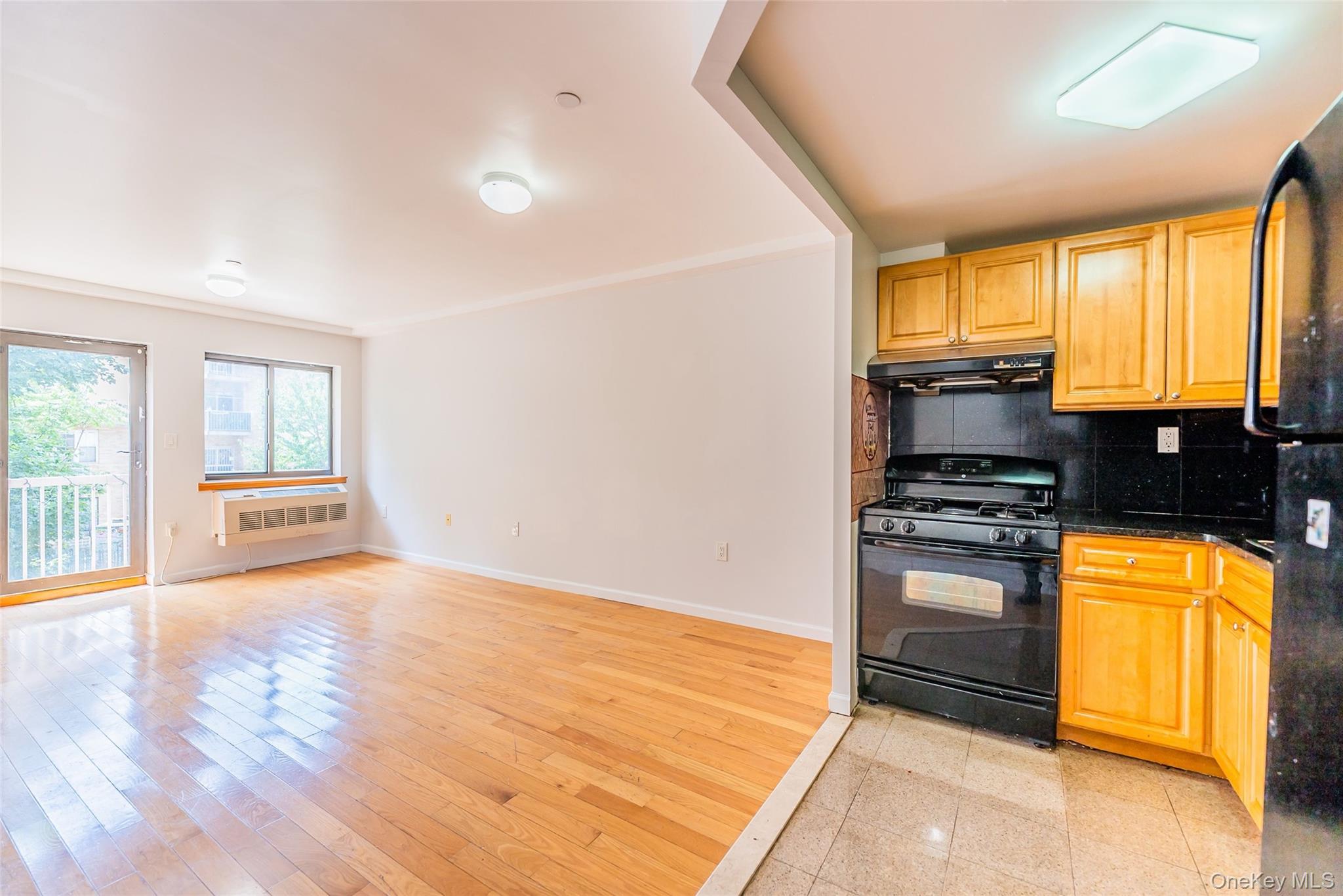 #8 photo, 112-26 38th Avenue, 뉴욕퀸즈 Corona , NY 11368