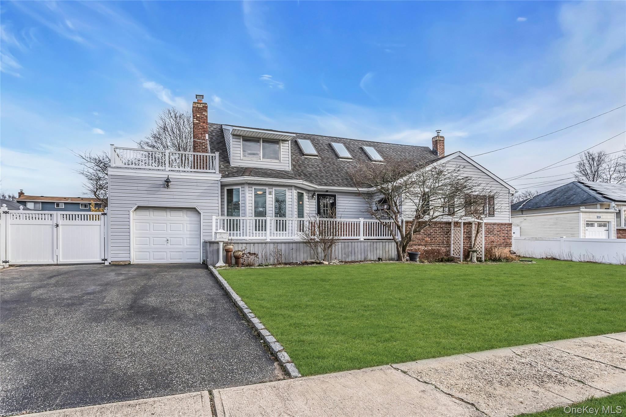 #2 photo, 639 N Chicot Avenue, West Islip , NY 11795