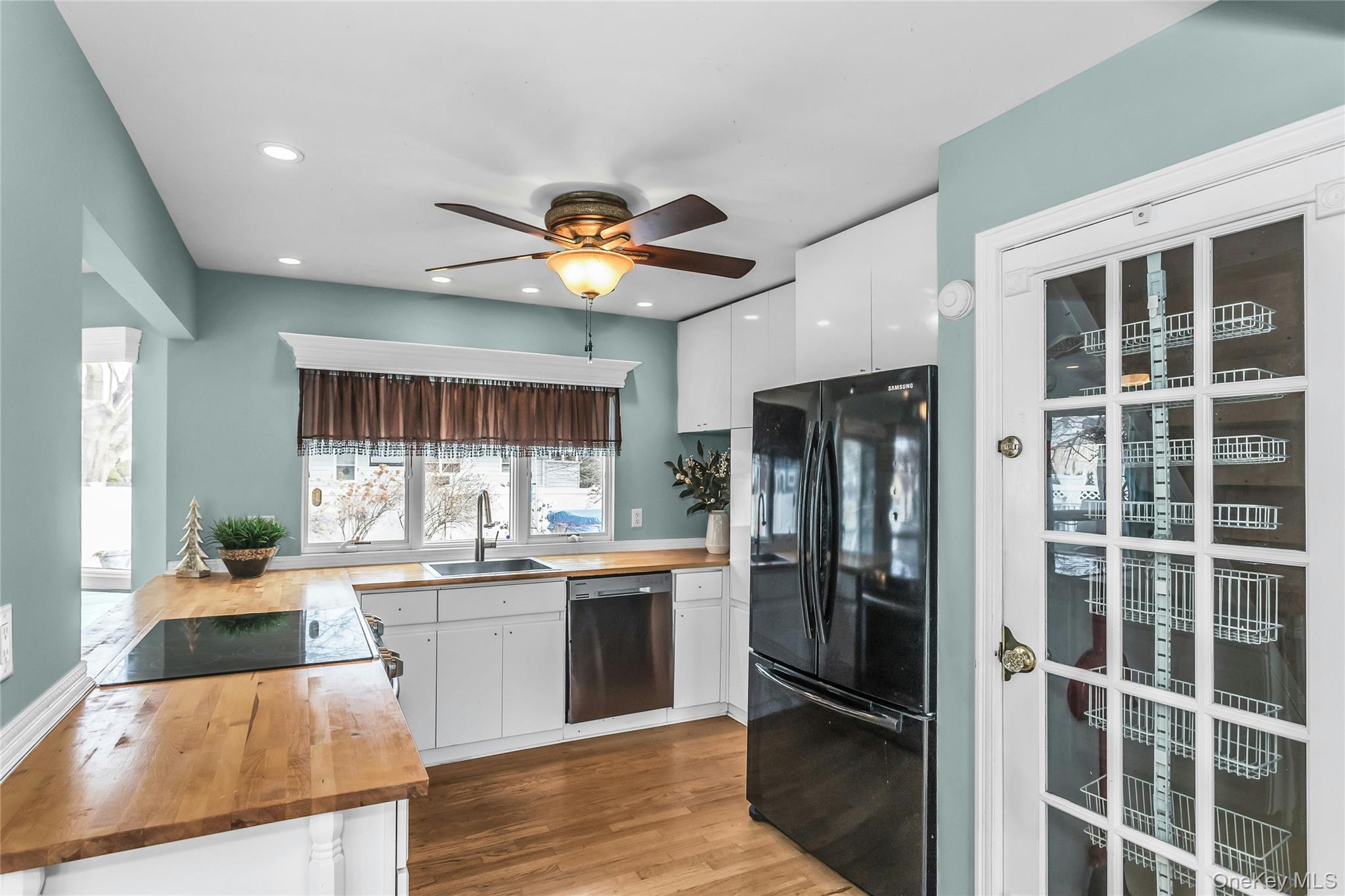 #8 photo, 639 N Chicot Avenue, West Islip , NY 11795