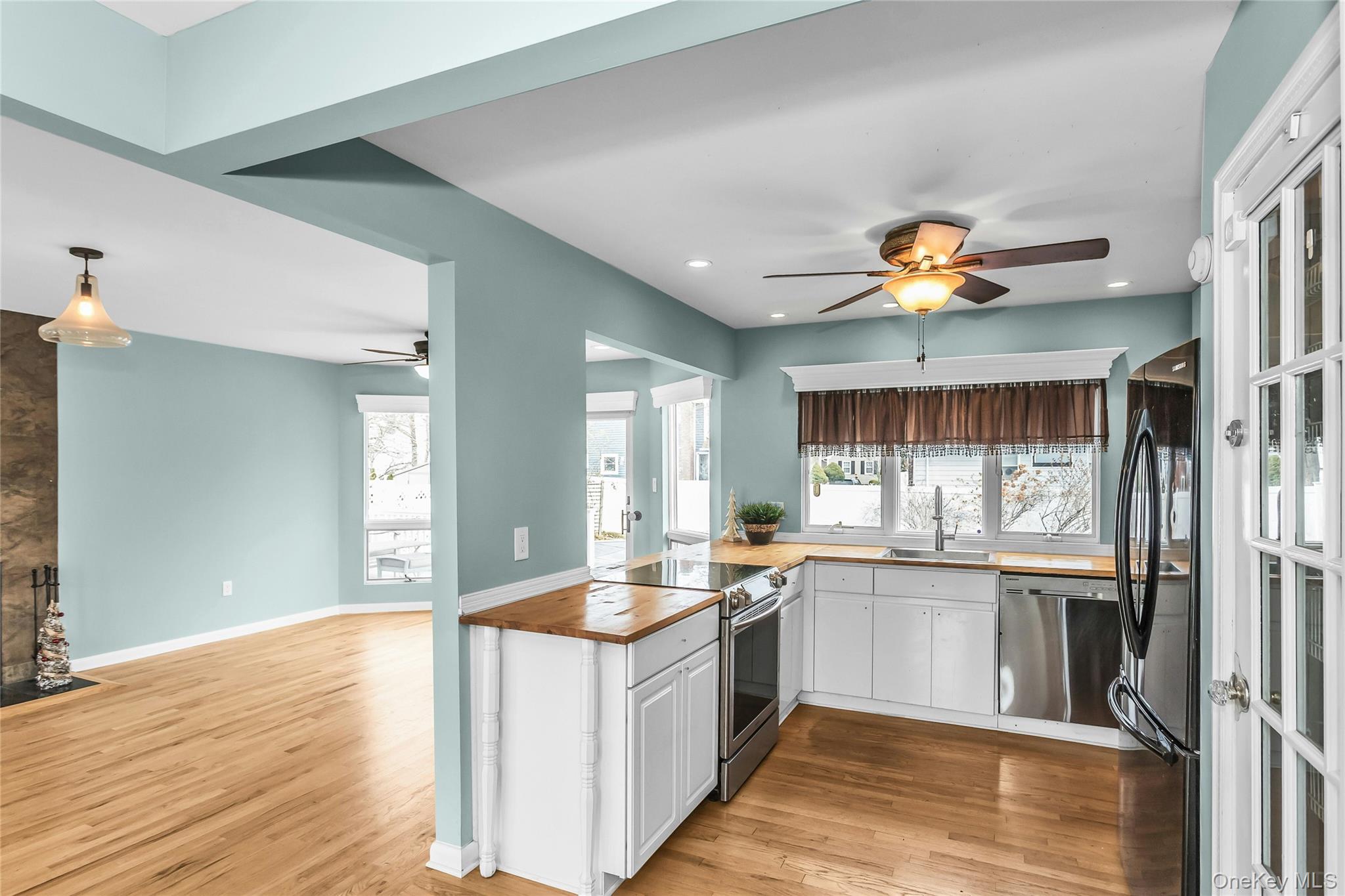 #9 photo, 639 N Chicot Avenue, West Islip , NY 11795