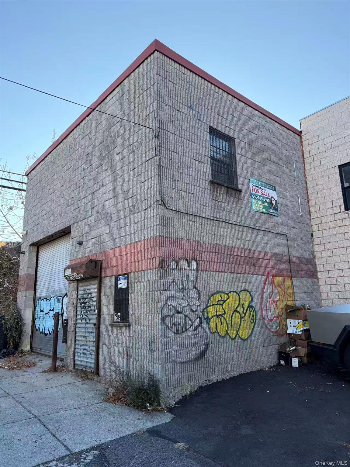 #2 photo, 70-42 48th Avenue, कुईंस Woodside , NY 11377