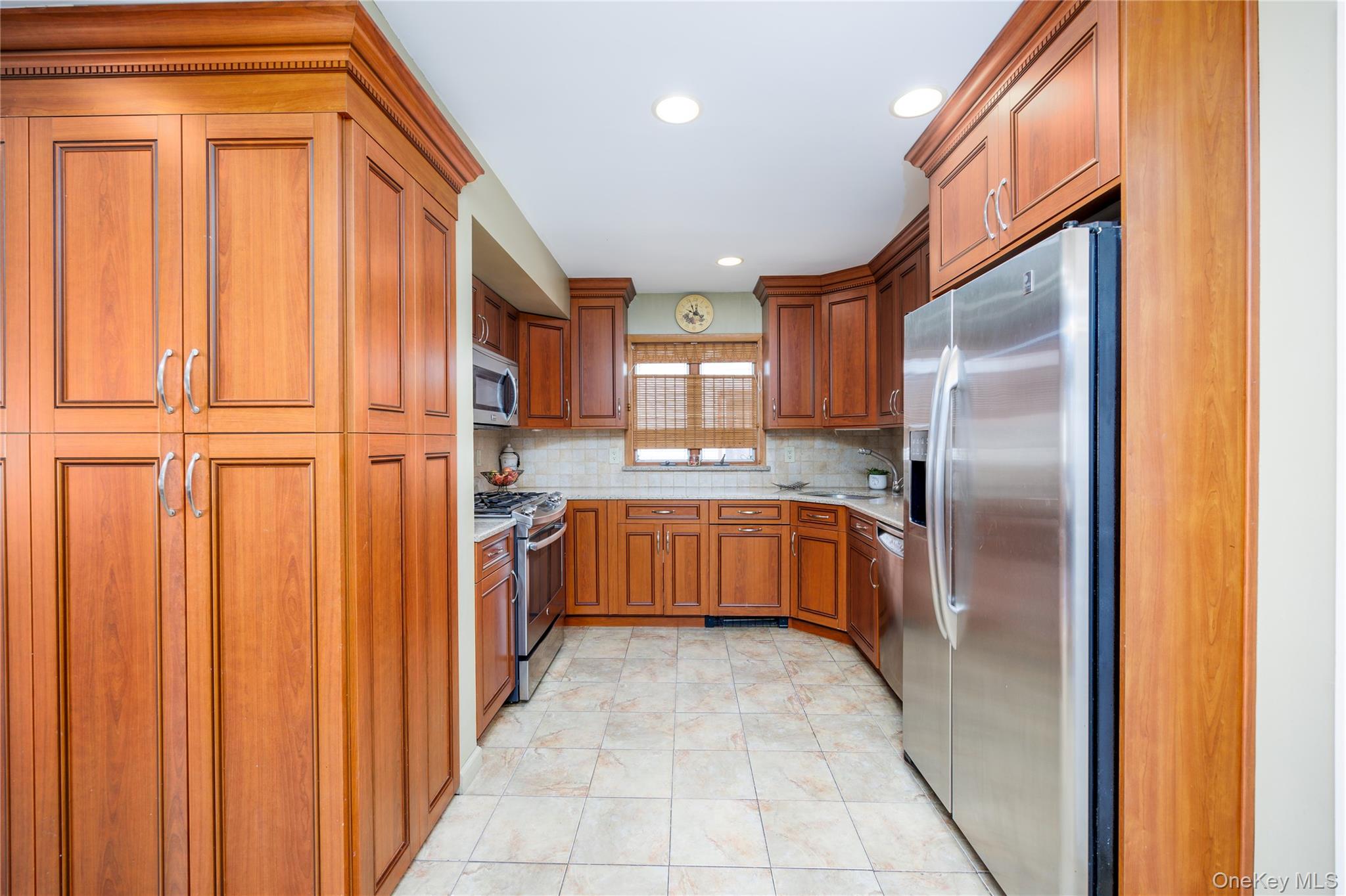 #4 photo, 3418 Oceanside Road, Oceanside , NY 11572