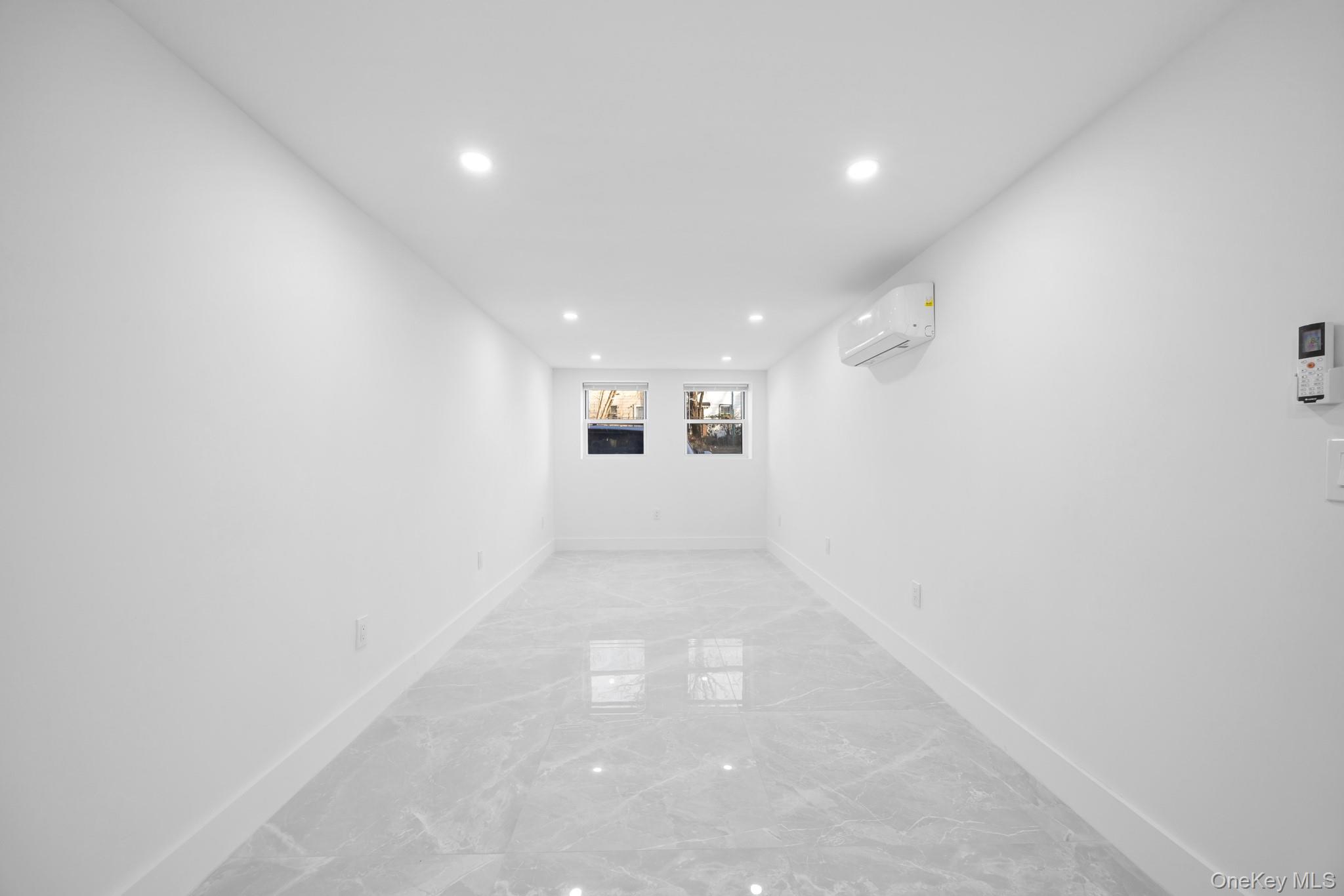 #13 photo, 11809 Nashville Boulevard, קווינס Cambria Heights , NY 11411