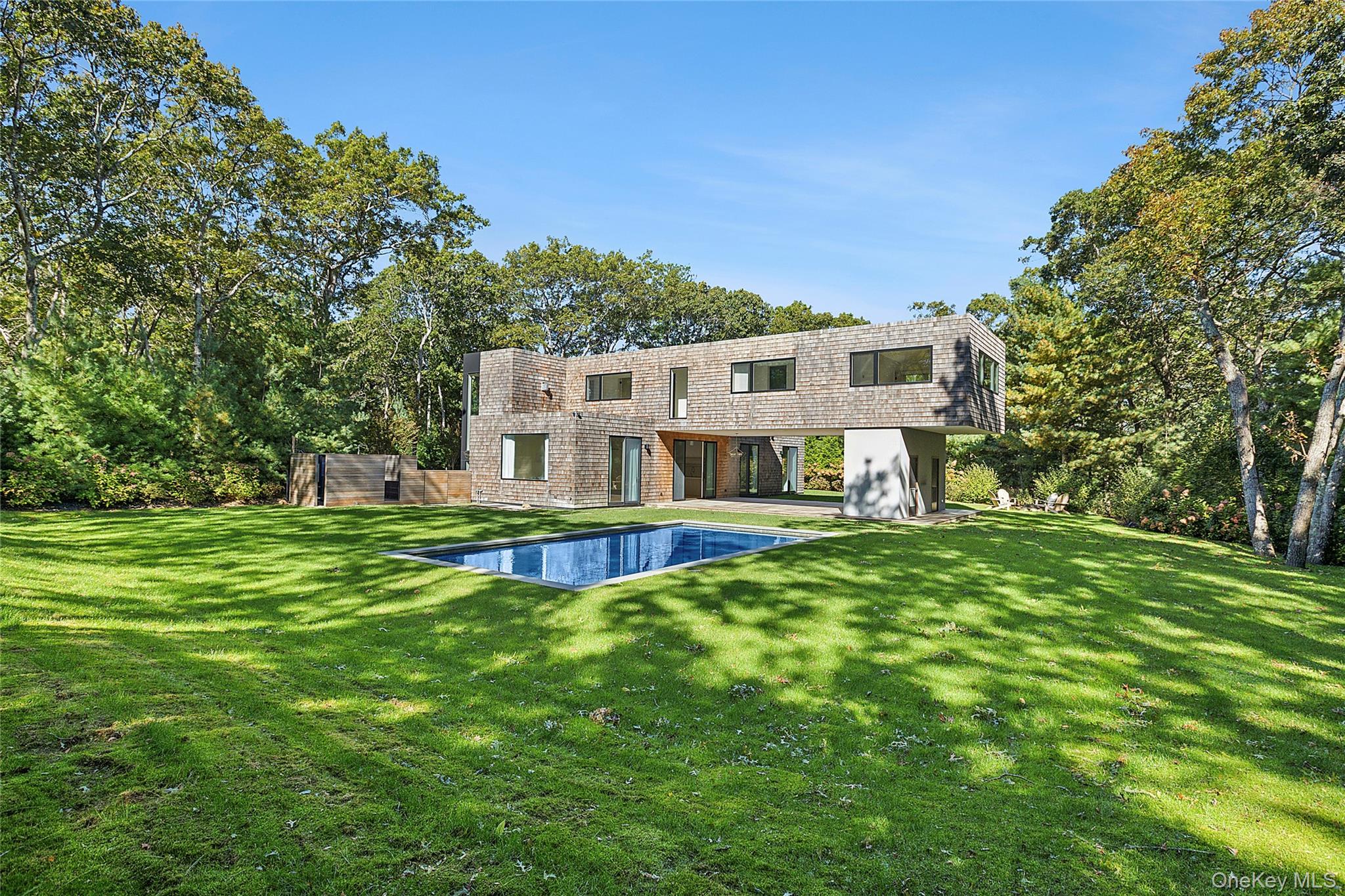 #1 photo, 26 Alewive Brook Road, 롱 아일랜드 East Hampton , NY 11937