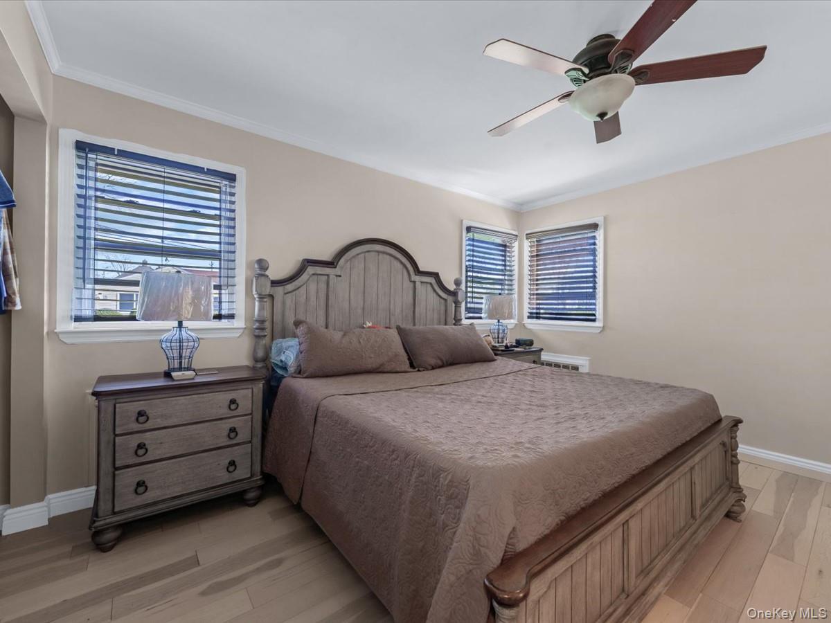 #10 photo, 68 Kenwood Avenue, מחוז נסאו Massapequa , NY 11758