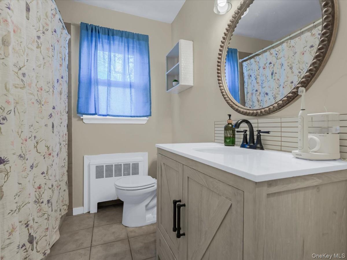 #13 photo, 68 Kenwood Avenue, מחוז נסאו Massapequa , NY 11758