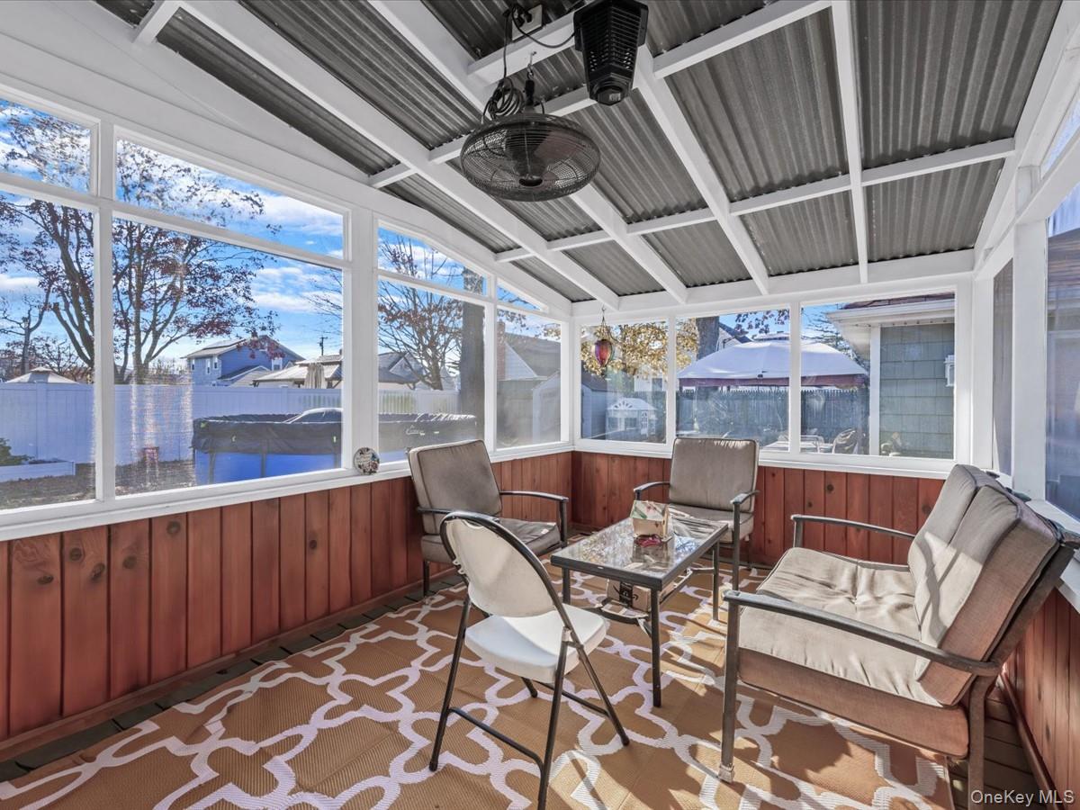 #15 photo, 68 Kenwood Avenue, מחוז נסאו Massapequa , NY 11758