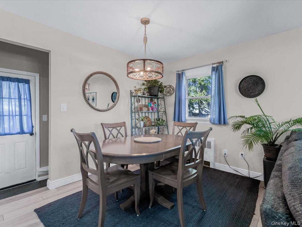 #5 photo, 68 Kenwood Avenue, מחוז נסאו Massapequa , NY 11758