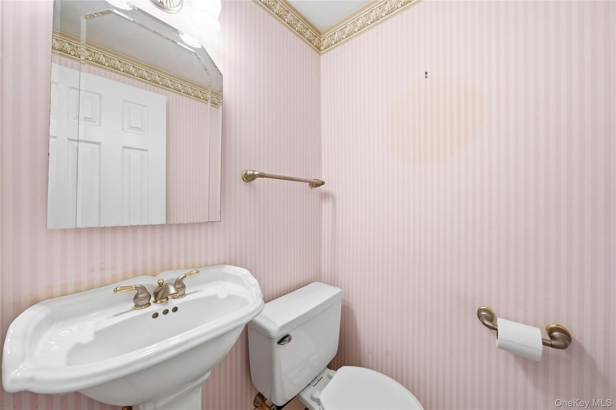 #19 photo, 16 Pantzer Street, 롱 아일랜드 Smithtown , NY 11787