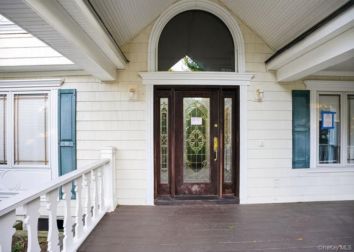 #1 photo, 6 Robert Court, सफ़ोक काउंटी Center Moriches , NY 11934