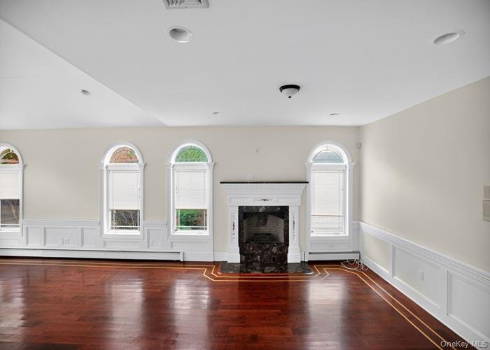 #11 photo, 6 Robert Court, सफ़ोक काउंटी Center Moriches , NY 11934