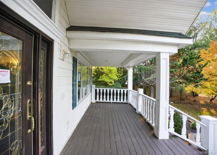 #5 photo, 6 Robert Court, सफ़ोक काउंटी Center Moriches , NY 11934