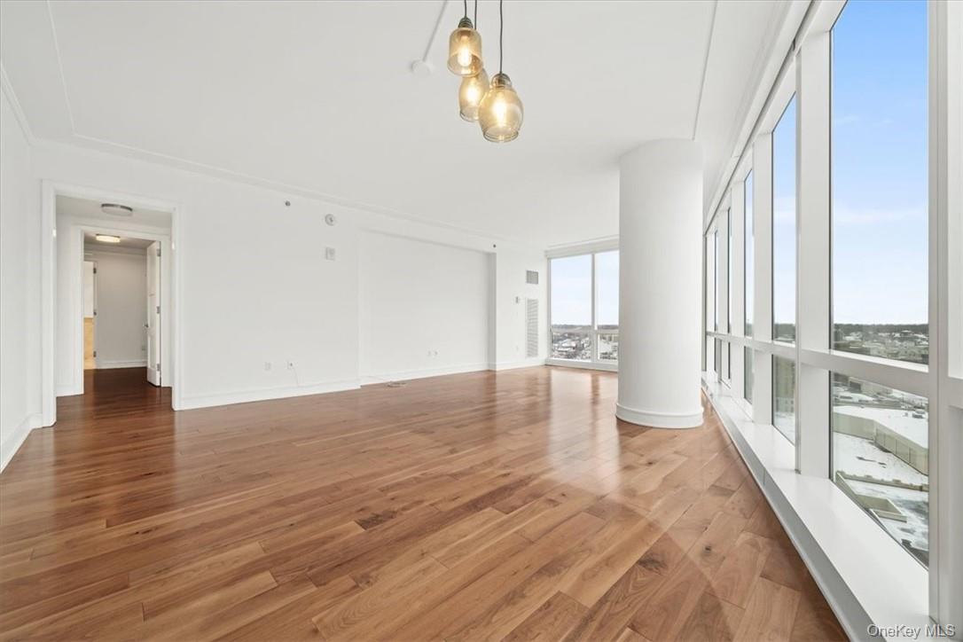 #12 photo, 5 Renaissance, White Plains , NY 10601