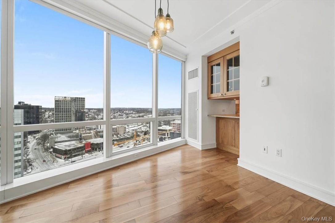 #13 photo, 5 Renaissance, White Plains , NY 10601