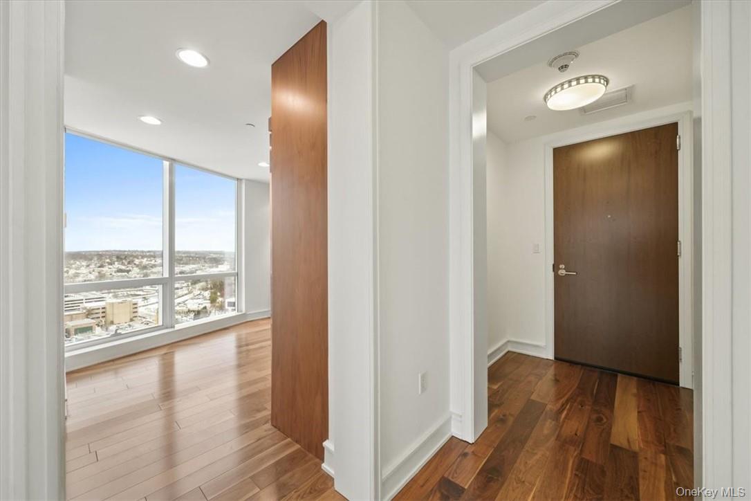 #4 photo, 5 Renaissance, White Plains , NY 10601