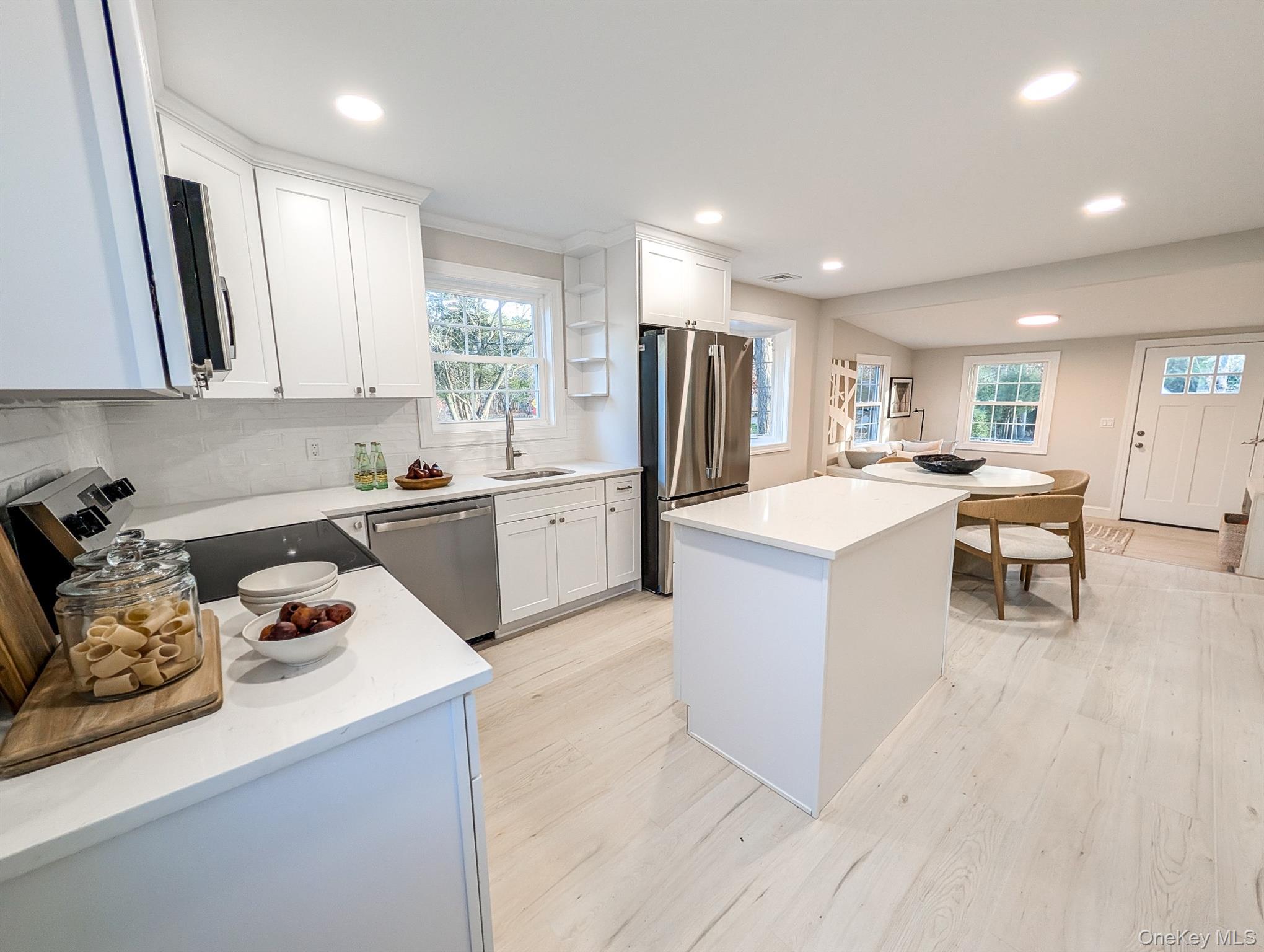 #6 photo, 15 Short Street, Flanders , NY 11901