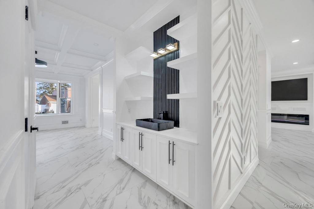 #13 photo, 11 Goshen Street, מחוז נסאו Elmont , NY 11003