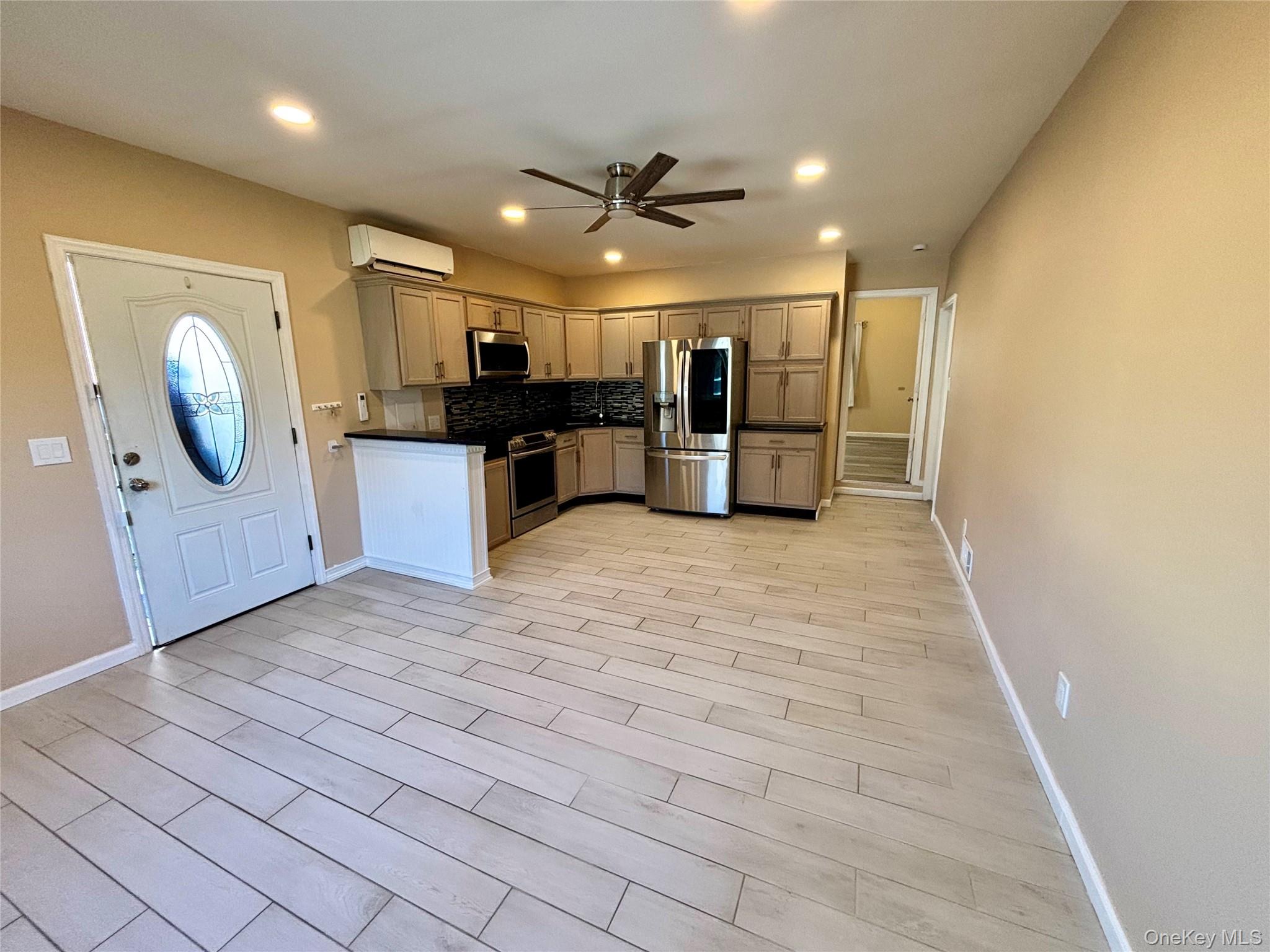 #2 photo, 158 Noel Drive, מחוז סאפוק Centereach , NY 11720