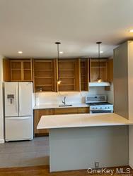 #7 photo, 102-12 65th Avenue, كوينز Forest Hills , NY 11375