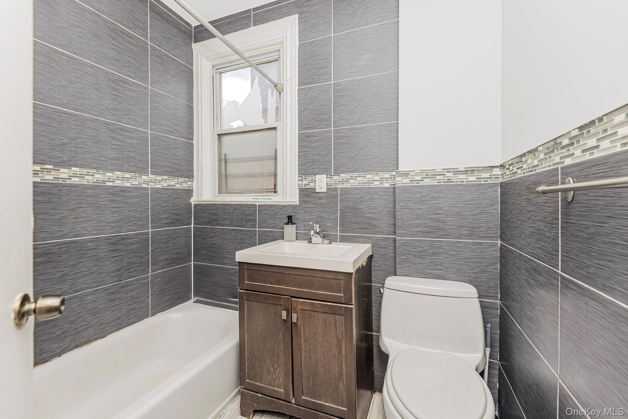 #15 photo, 3043 Bailey Avenue, 布朗士 Bronx , NY 10463