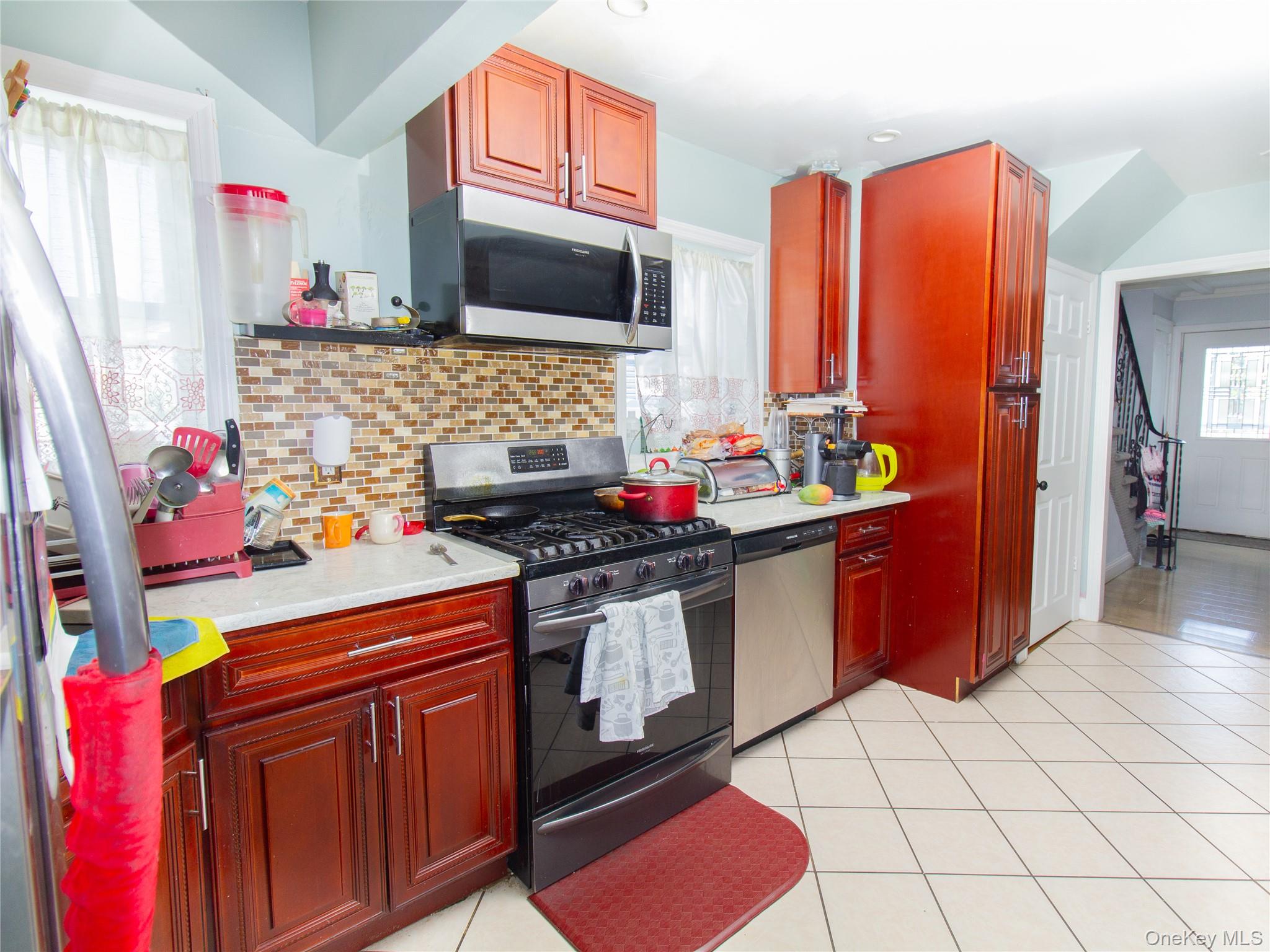 #10 photo, 361 E Columbia Street, Hempstead , NY 11550