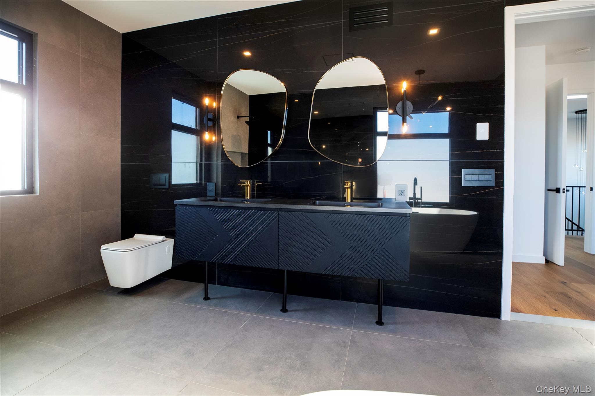 #15 photo, 1 Short Lane, ناسو Levittown , NY 11756