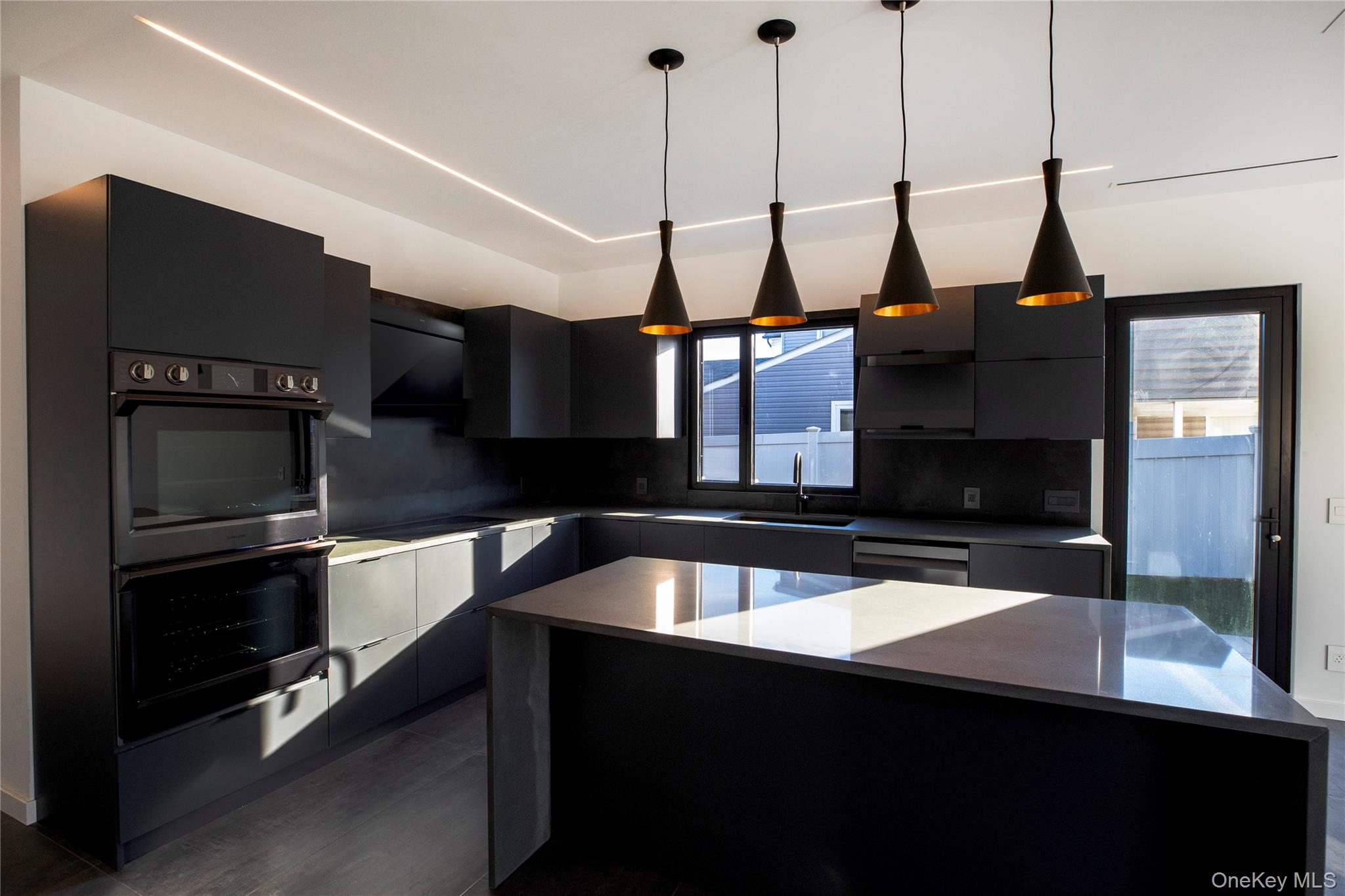 #5 photo, 1 Short Lane, ناسو Levittown , NY 11756