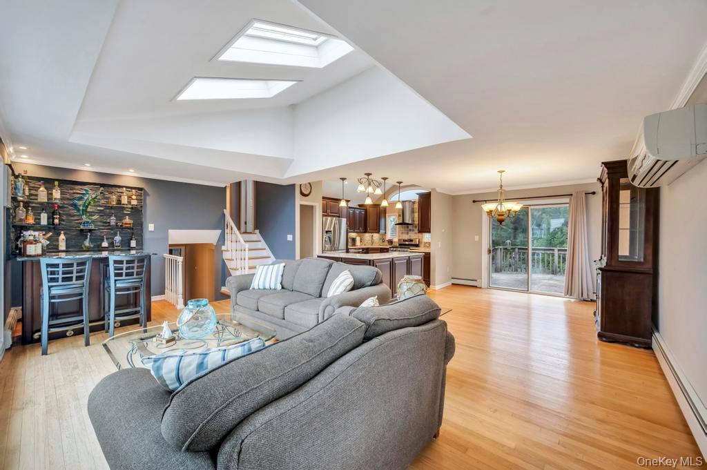 #19 photo, 65 Waterview Avenue, Massapequa , NY 11758