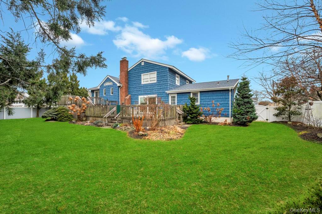 #7 photo, 65 Waterview Avenue, Massapequa , NY 11758