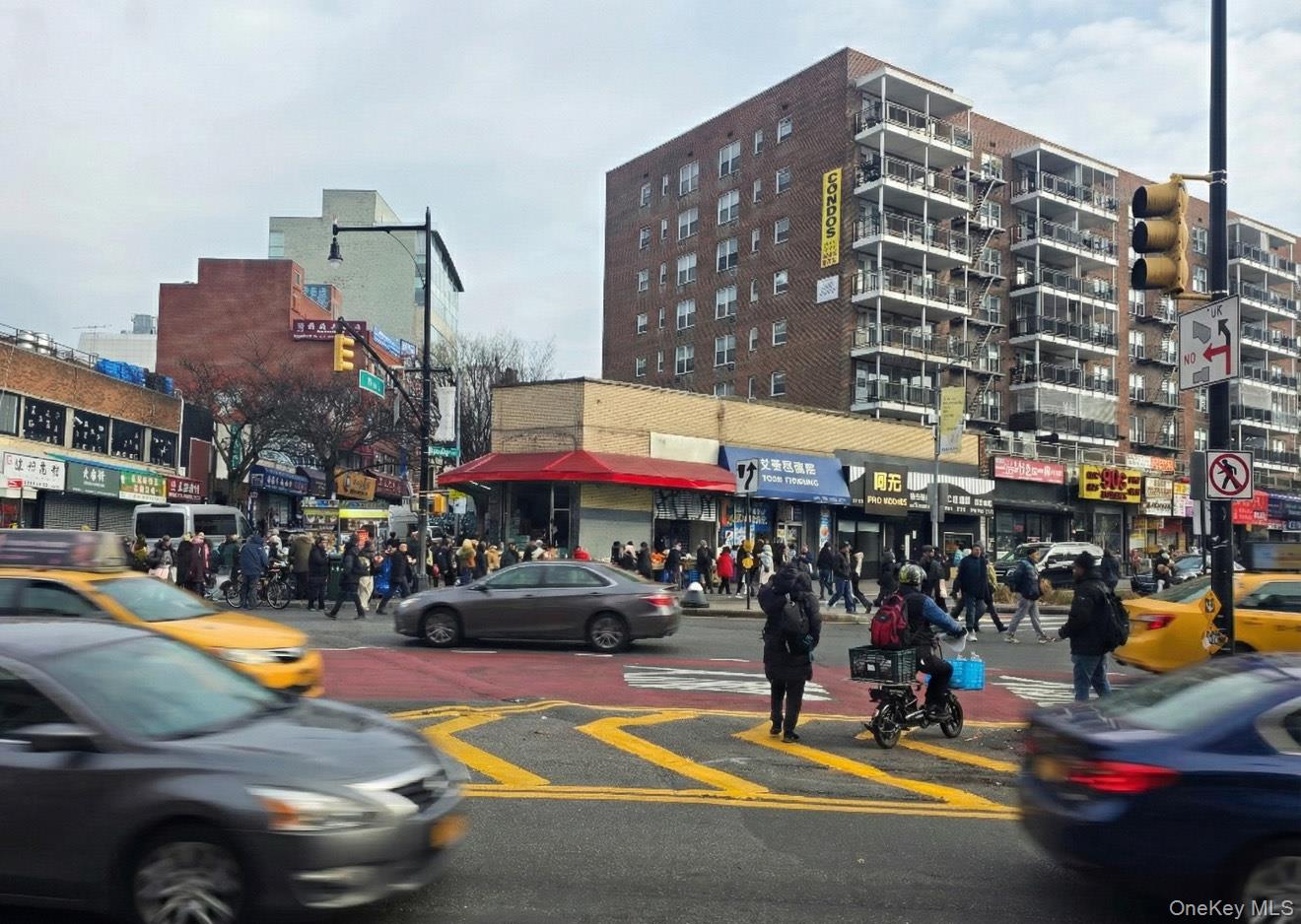 #7 photo, 41-01 Kissena Boulevard, كوينز Flushing , NY 11355