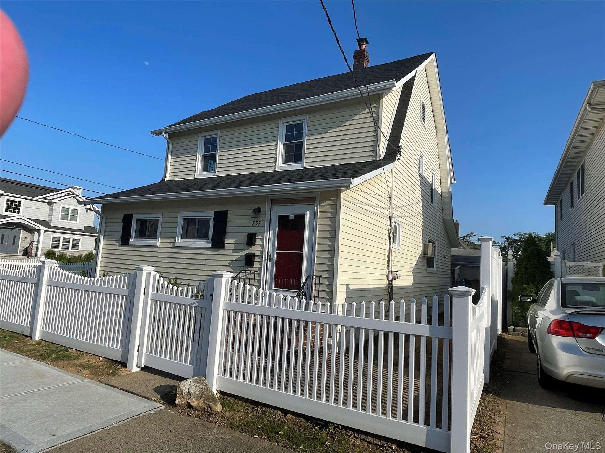 #1 photo, 857 Garfield Street, ناسو Franklin Square , NY 11010