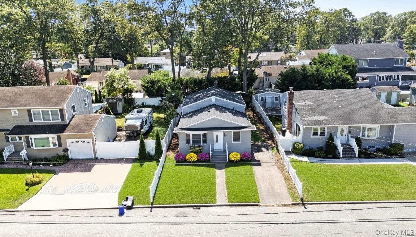 #2 photo, 792 Glendale Road, Babylon , NY 11704