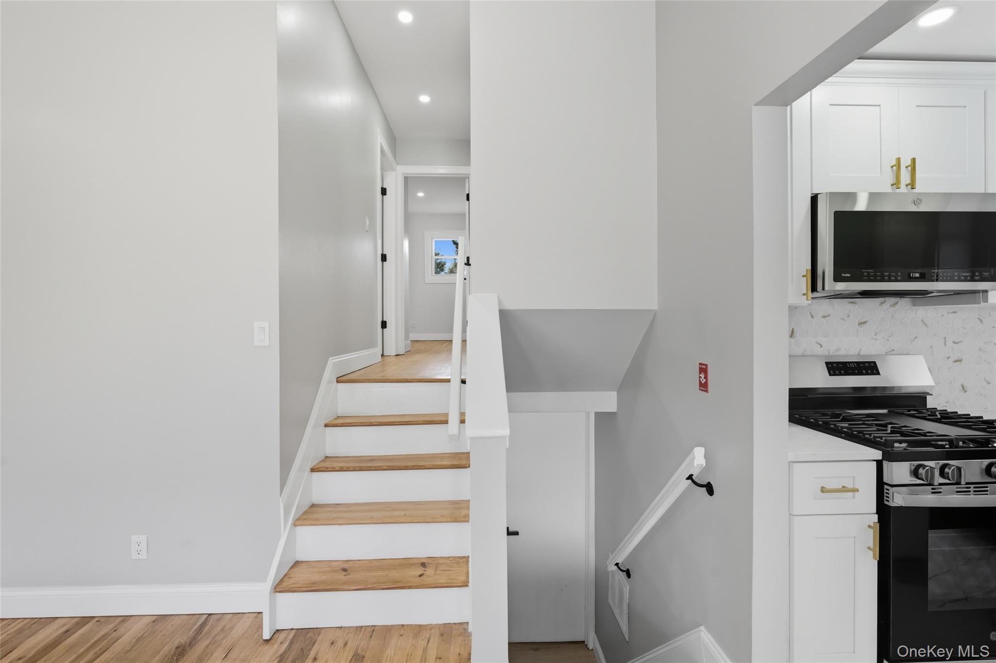 #8 photo, 792 Glendale Road, Babylon , NY 11704