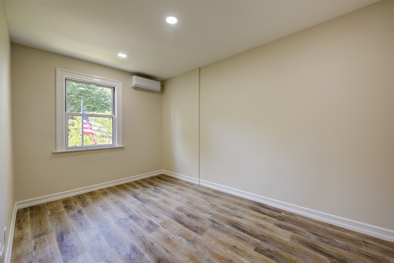 #17 photo, 623 159 STREET, Whitestone , NY 11357