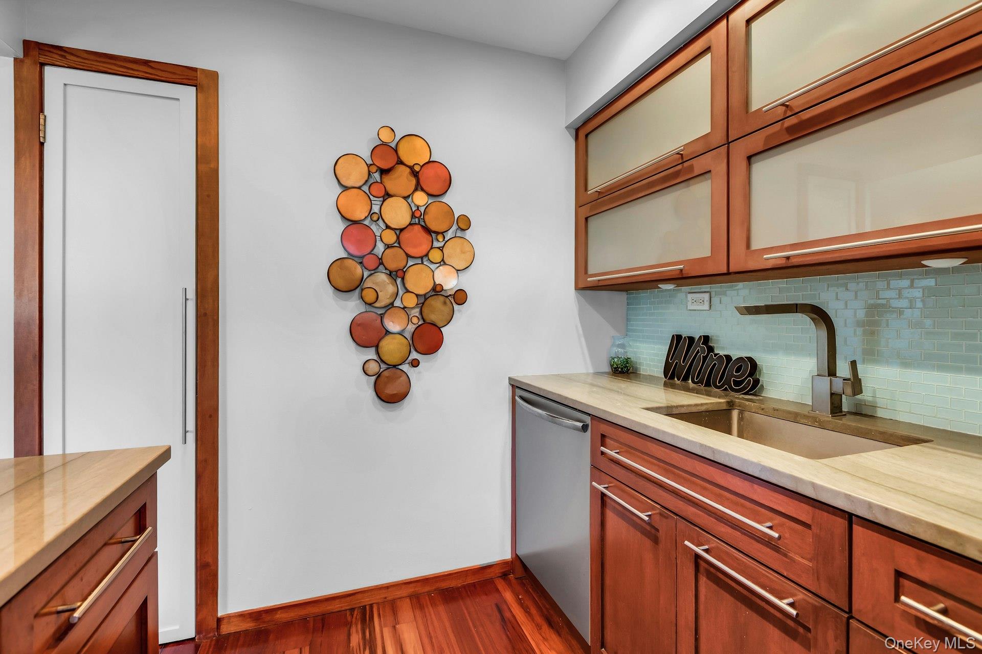 #11 photo, 457 Village Drive, Саффолк ‖ Hauppauge , NY 11788