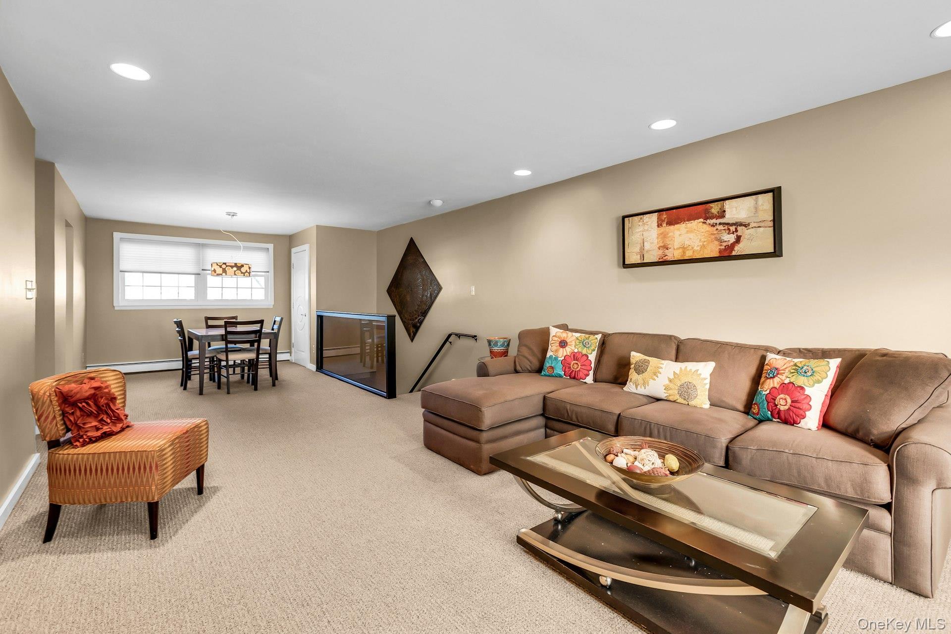 #3 photo, 457 Village Drive, Саффолк ‖ Hauppauge , NY 11788