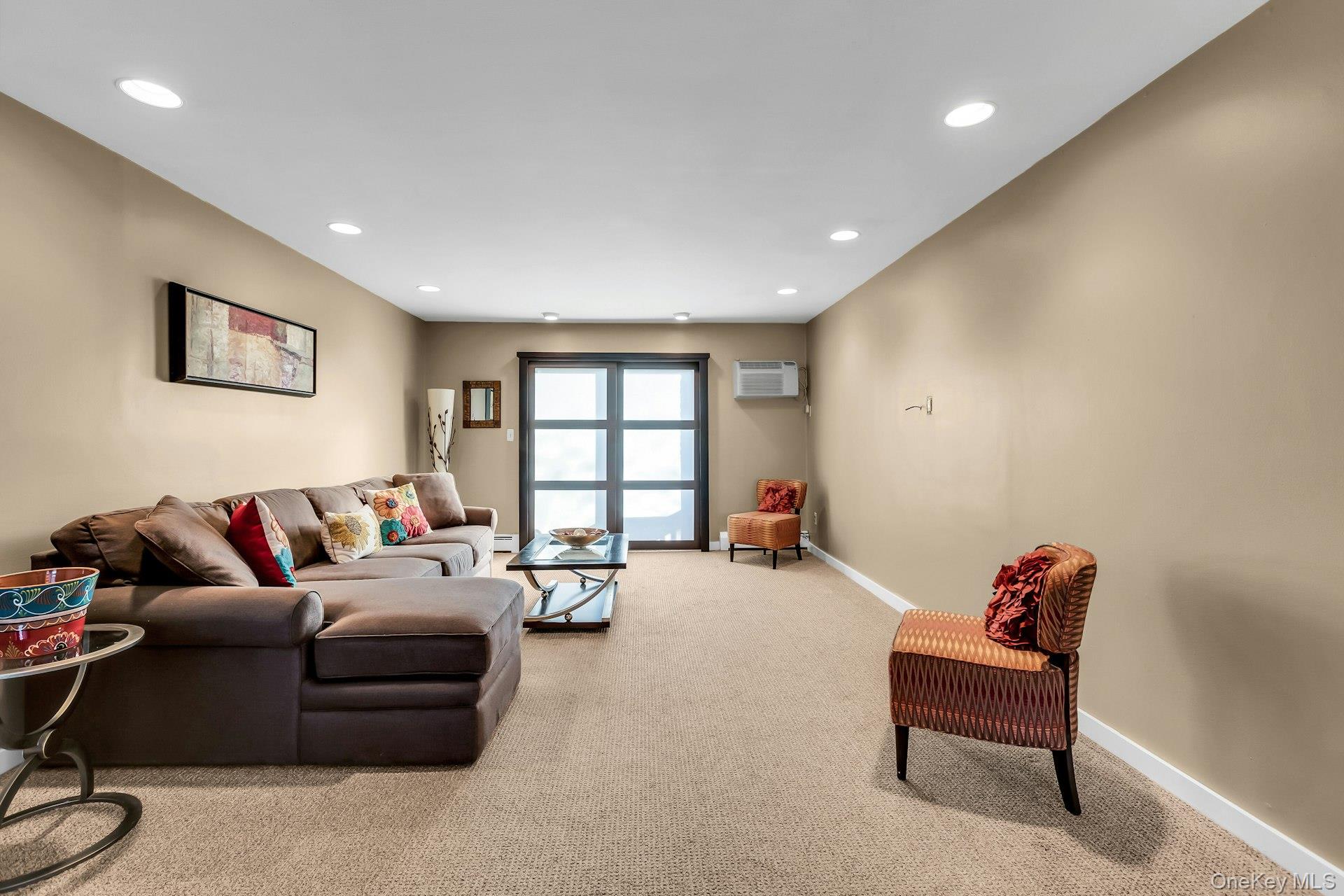 #4 photo, 457 Village Drive, Саффолк ‖ Hauppauge , NY 11788