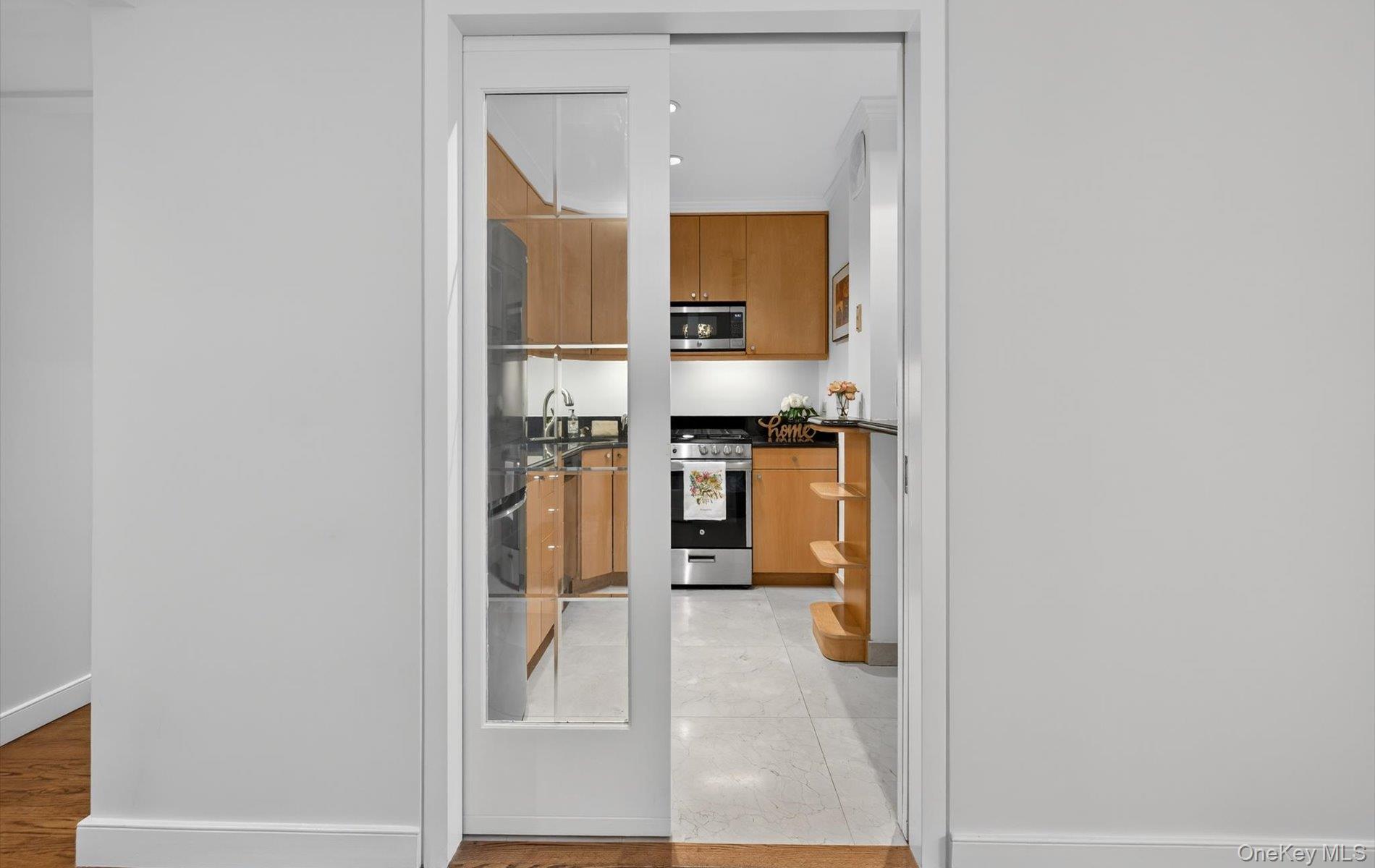 #17 photo, 42-30 Douglaston Parkway, Douglaston , NY 11363