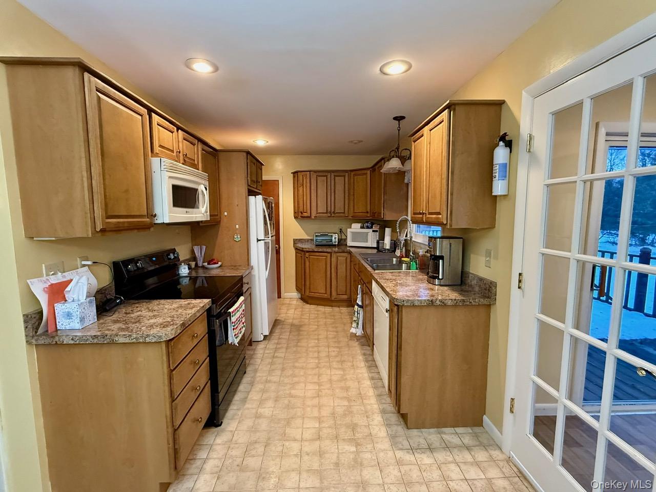 #3 photo, 230 Warn Avenue, 뉴욕주 Pine Bush , NY 12566