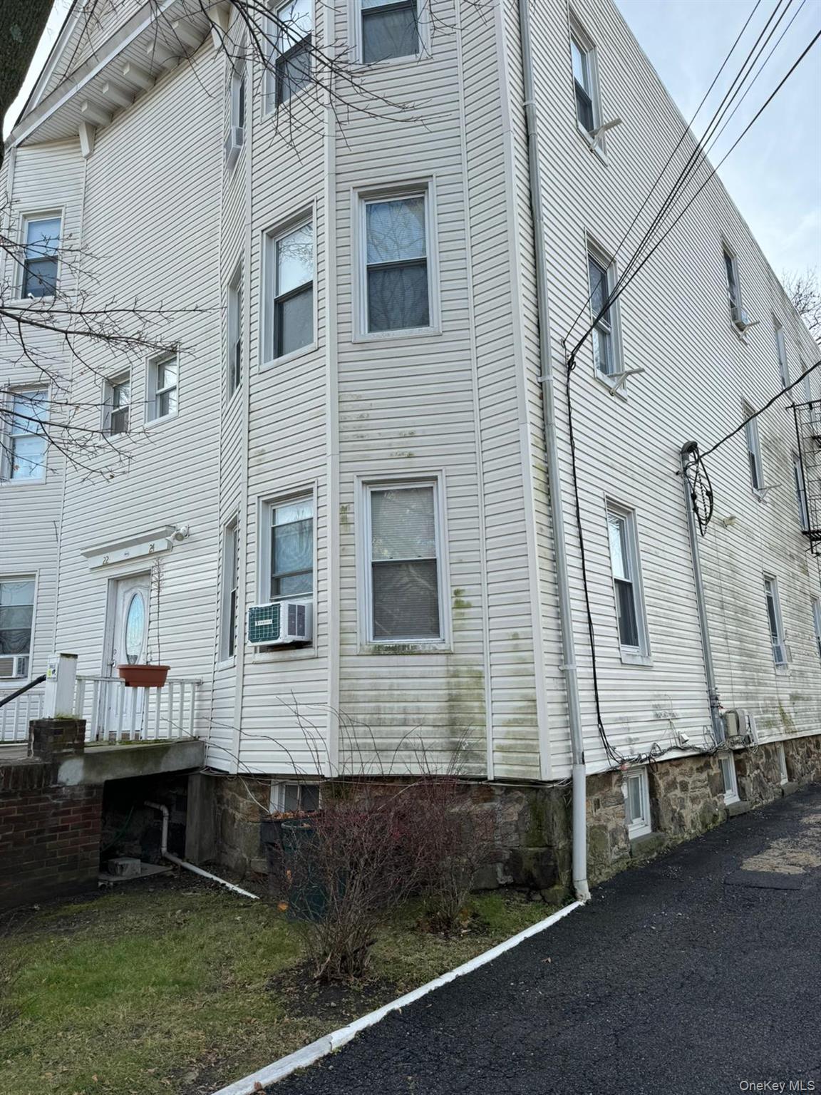 #8 photo, 22 Clove Road, New Rochelle , NY 10801