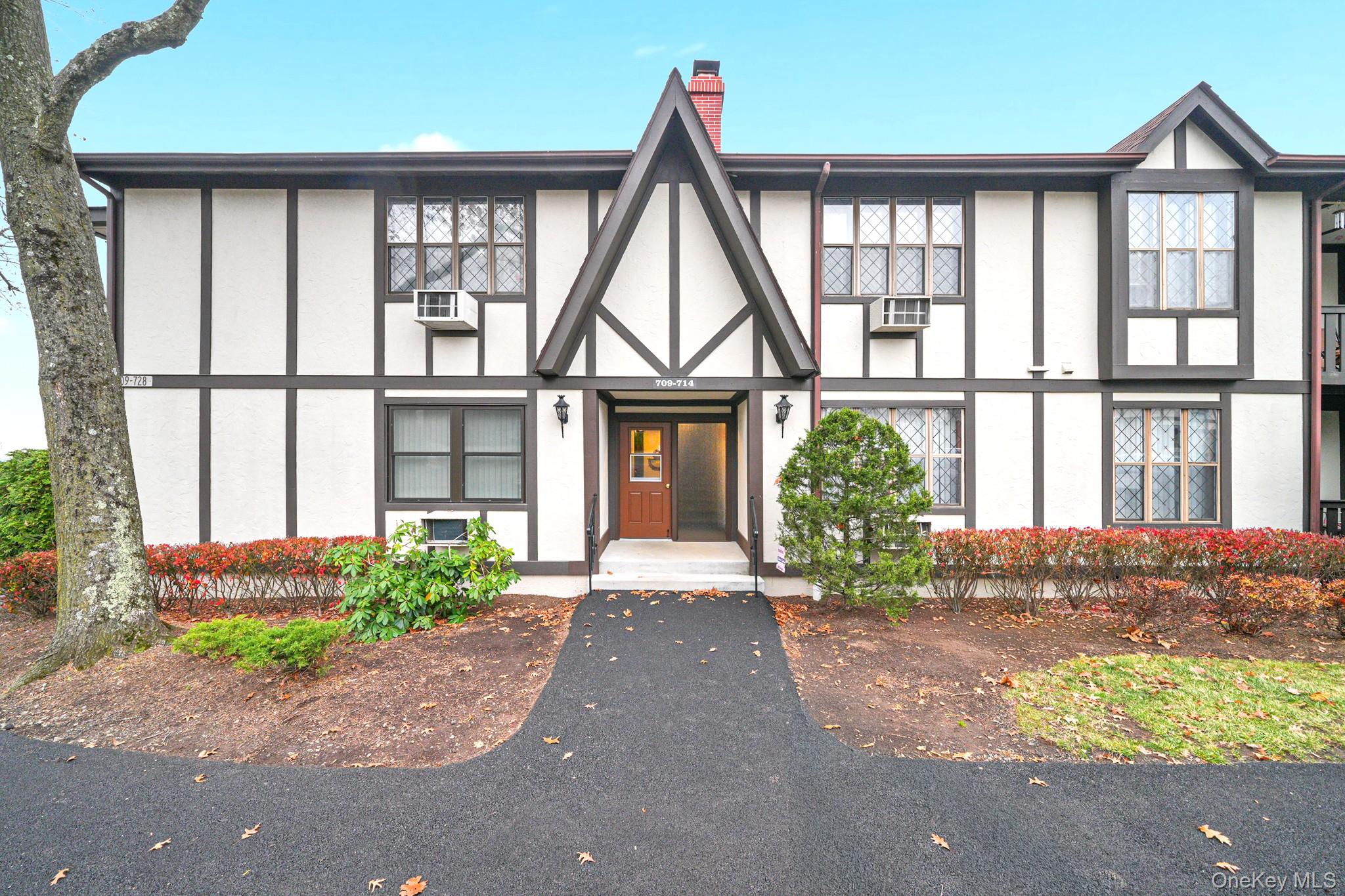 #1 photo, 713 Sierra Vista Lane, Valley Cottage , NY 10989