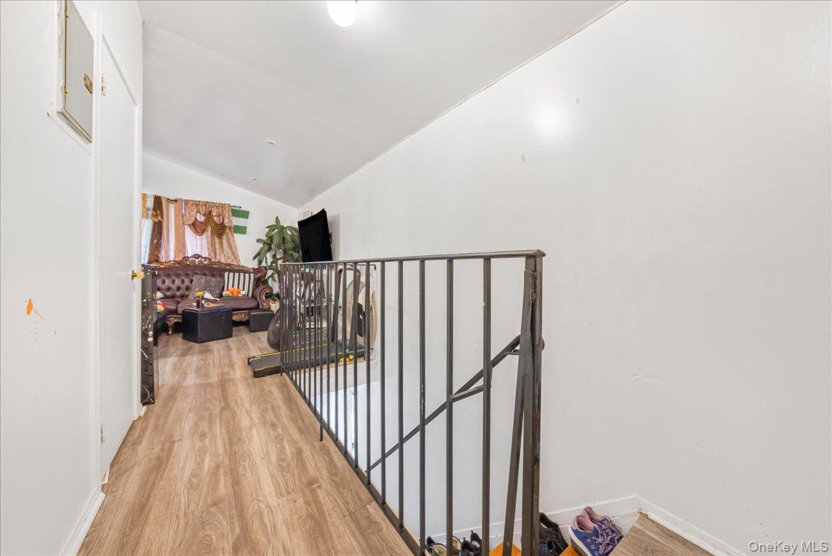 #13 photo, 3660 Varian Avenue, הברונקס Bronx , NY 10466