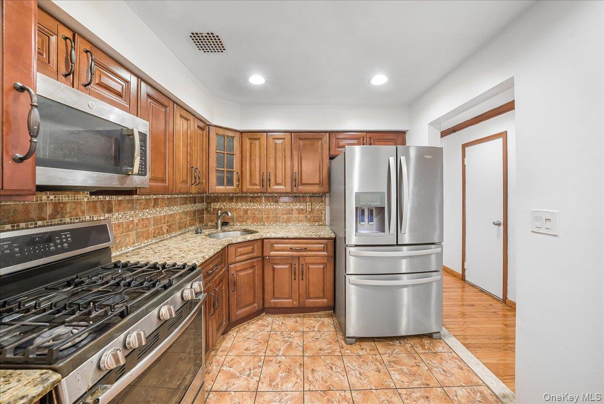 #4 photo, 3660 Varian Avenue, הברונקס Bronx , NY 10466