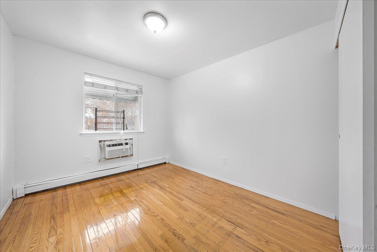 #7 photo, 3660 Varian Avenue, הברונקס Bronx , NY 10466