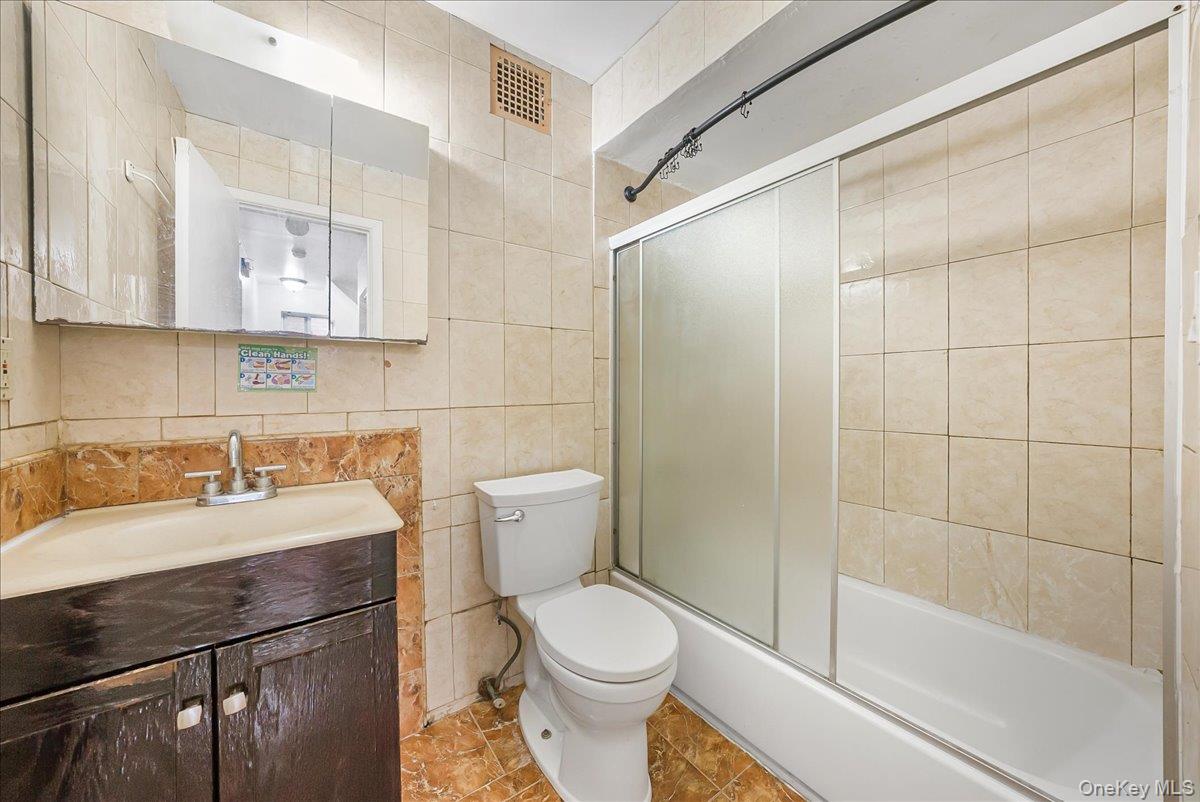 #8 photo, 3660 Varian Avenue, הברונקס Bronx , NY 10466