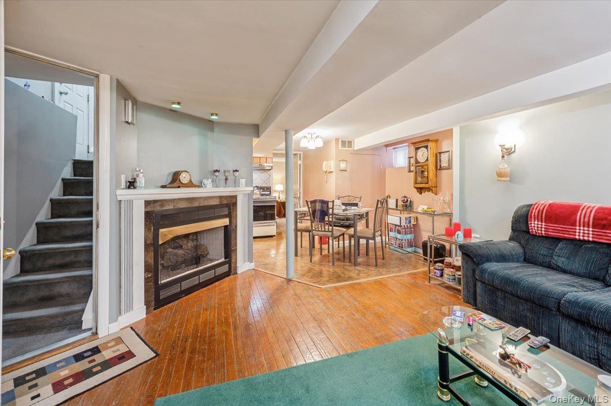 #9 photo, 1007 Sackett Avenue, הברונקס Bronx , NY 10462