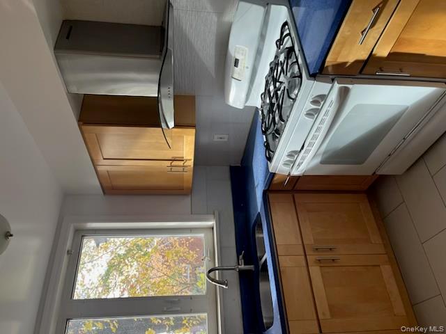 #14 photo, 1945 Paulding Avenue, Bronx , NY 10462